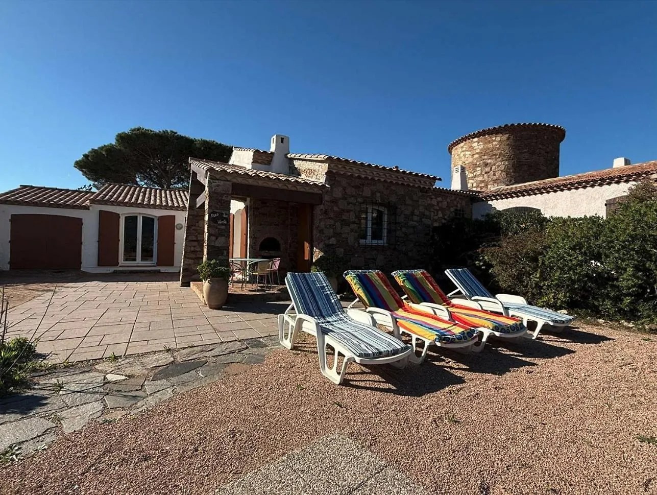 Maison Vue Mer- Parking Le Lavandou 0*,  Francja